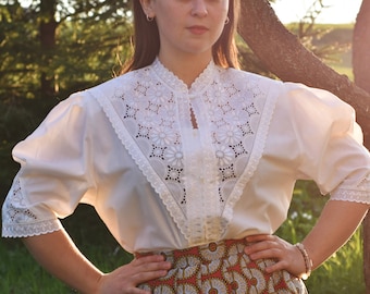 Puff Sleeve White Blouse with Lace Front Side and Collar Bavarian Vintage Size 42