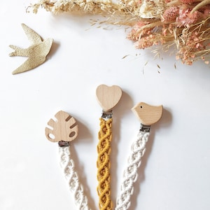 Macrame pacifier clip with wooden clip //pacifier clip//pacifierclip// Birth gift