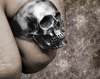 Unique Men&#39;s Silver Skull Ring - Handcrafted 925 Silver Lifelike Skull Jewelry - Custom Size Gift for Him