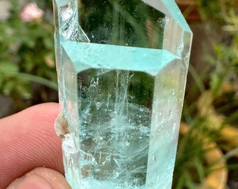 Aesthetic Blue Color Aquamarine Crystal . Minerals , Mineral specimens , gems , 80 Carat