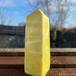 Yellow Serpantine Tower , Obelisk, Crystals , healing crystals , gemstones , gems , Crystal