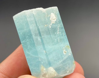 37 Gram Natural Blue Aquamarine Crystal Specimen . Minerals , Mineral specimens , gems , crystals