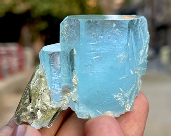 450 Carat Natural Transparent Large Sky Blue  Aquamarine Crystal With Muscovite Specimen . Minerals , Mineral specimens , gems ,