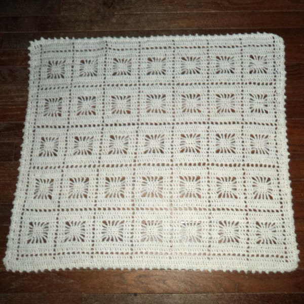 SPIDERWEB Baby Blanket Afghan - Crochet en dentelle ivoire - Fait main - 30 » x 34 » - Acrylique Lavable Doux pour Berceau ou Poussette