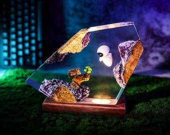 Lámpara de resina de Wall-E y Eve, diorama de resina epoxi hecho a mano, lámpara de resina epoxi, regalos de inauguración de la casa, lámpara de dormitorio, regalos de San Valentín
