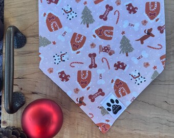 25 Days of Dogs | Cat/Dog Snap On Reversible Pet Bandana | Seasonal | Christmas | Winter | Animals | Pets | Holidays | Candy Canes | Snow