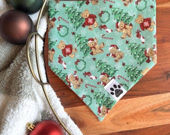 Merry Macko | Cat/Dog Snap On Reversible Pet Bandana | Christmas | Holiday Season | Merry Christmas | Seasonal | Winter  | Snowflakes | Bear