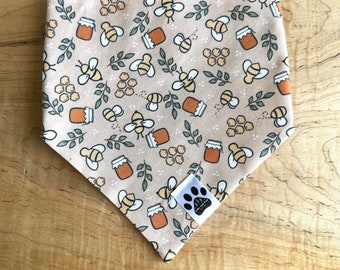 Buzzin' Around | Cat/Dog Snap On Reversible Pet Bandanas | Bees | Bumble Bees | Bugs | Animals | Insects | Honey | Food | Spring | Summer