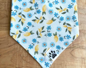 Lemon Stand | Cat/Dog Snap On Reversible Pet Bandana | Food and Drink | Flowers | Florals | Fruits | Yellow | Spring | Summer | Seasonal