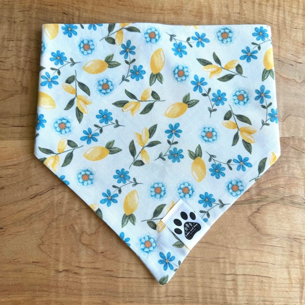 Lemon Stand | Cat/Dog Snap On Reversible Pet Bandana | Food and Drink | Flowers | Florals | Fruits | Yellow | Spring | Summer | Seasonal