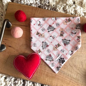 Envoyer de l'amour | Bandana réversible pour animal de compagnie pour chat/chien | Saisonnier | Saint-Valentin | Lettres d'amour | Cartes | Stationnaire | Bonbons | Coeurs