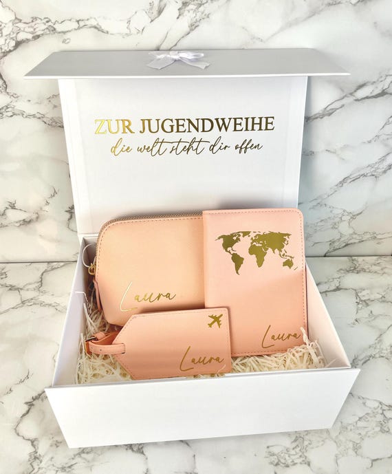 Geschenk zur Jugendweihe oder Konfirmation für Mädchen – personalisierte Geschenkbox, Reisepasshülle & Kofferanhänger I Kosmetiktasche