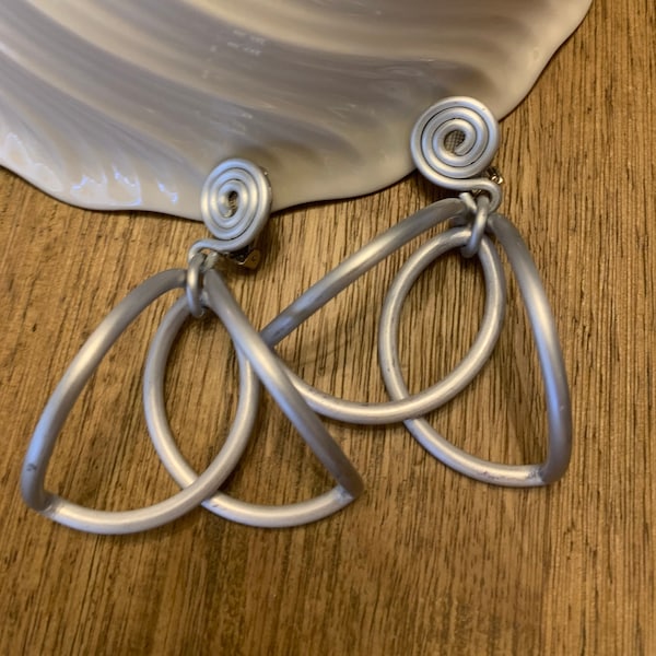 David Spada Modernist Vintage Aluminum Swirl Earrings Approx 3" L x 2.25" W Gorgeous, Lightweight Chic Statement Earrings Clip On Rare