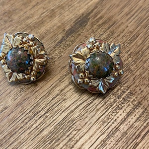 Vintage Mary Demarco Unakite Stone Gold Tone Clip on Earrings with Leaf Design Wedding Mother&#39;s Birthday Gift For Her Collectible Jewelry