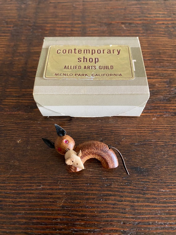 Vintage Wooden Cat Eating Mouse Button 1960s