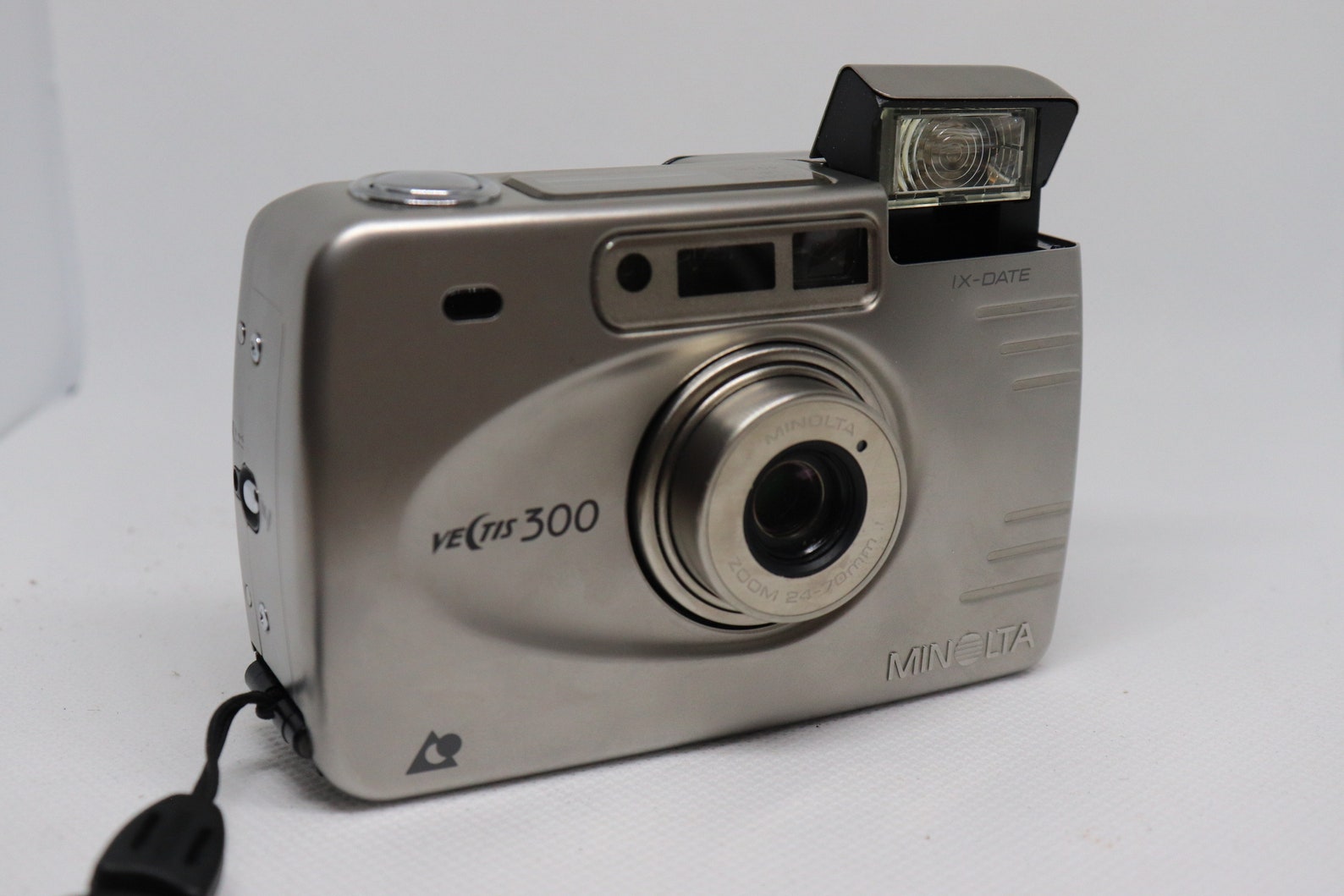 Minolta Vectis 300 Film Camera 2470mm Zoom Lens 35mm Point