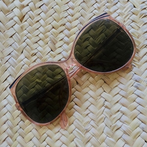vinatage sunglasses, sunnies, retro sunnies, 70&#39;s look, 60&#39;s sunglasses, vintage accesorise