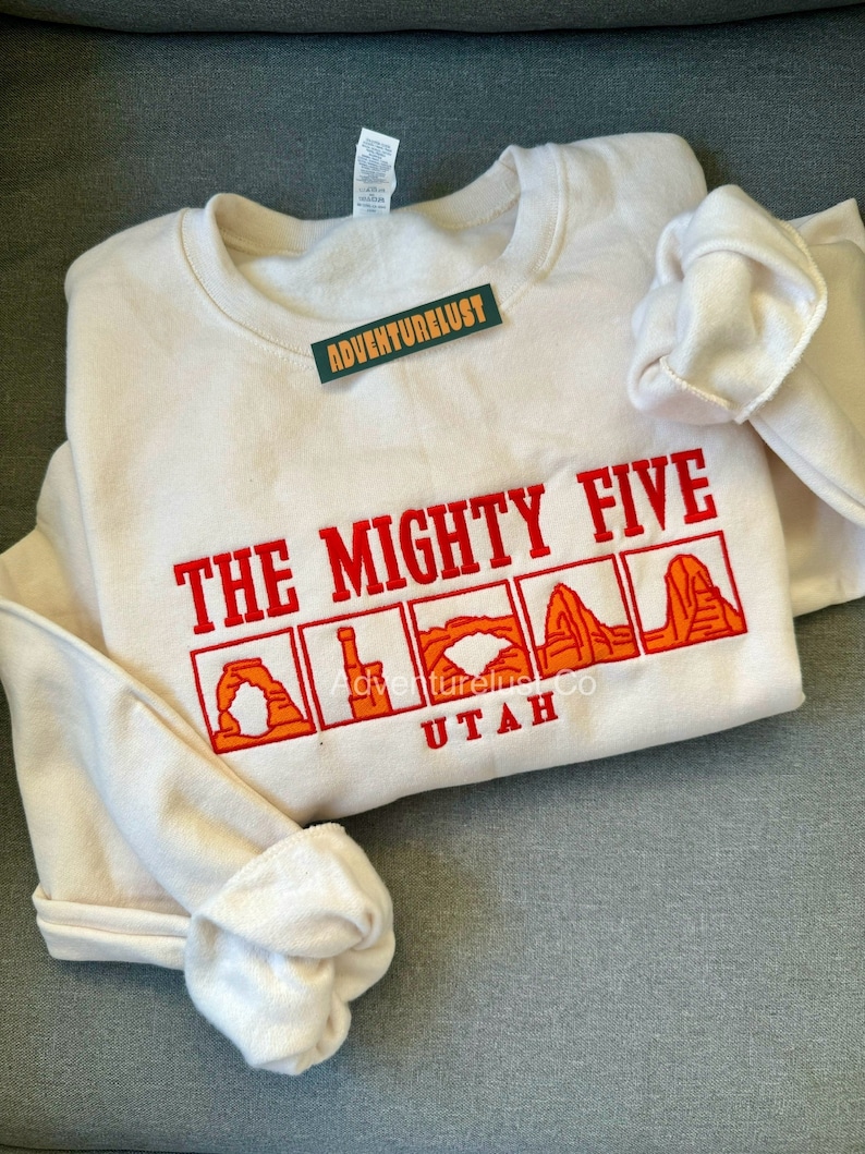 Embroidered The Mighty Five National Parks in Utah Arches Bryce Canyon Canyonlands Capital Reef Zion Crewneck Sweatshirt