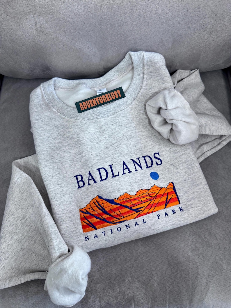 Embroidered Badlands National Park South Dakota State Crewneck Sweatshirt