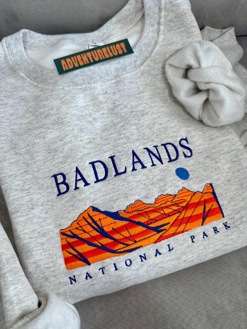 Embroidered Badlands National Park South Dakota State Crewneck Sweatshirt