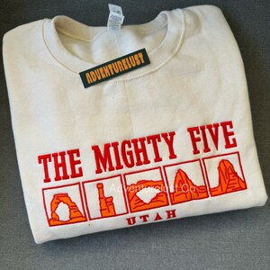 Embroidered The Mighty Five National Parks in Utah Arches Bryce Canyon Canyonlands Capital Reef Zion Crewneck Sweatshirt