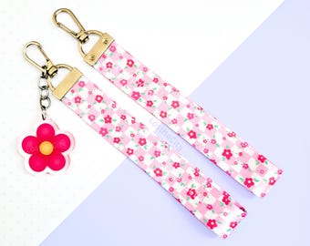 Pink Flower Checkerboard Keychain Strap | Kpop Light Stick Strap | Floral Lanyard | Checkered Wristband | Phone Strap Accessory