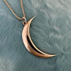 Moon necklace charm 14k solid gold, solid 14k gold moon pendant, gold moon necklace, 14k gold Moon charm, celestial jewelry, 14k moon