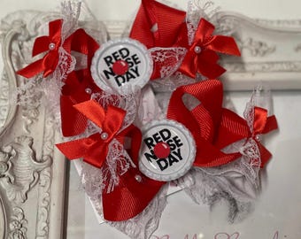 Neue Mädchen 2 x 3 Zoll Haarschleifen Red Nose Day Rot Weiße Zopfbögen Clips