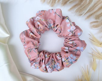 Pink flower scrunchie, Pink scrunchie, Floral scrunchie hair, Pretty scrunchie, Girl birthday gift for friend, Girls accessories for teens