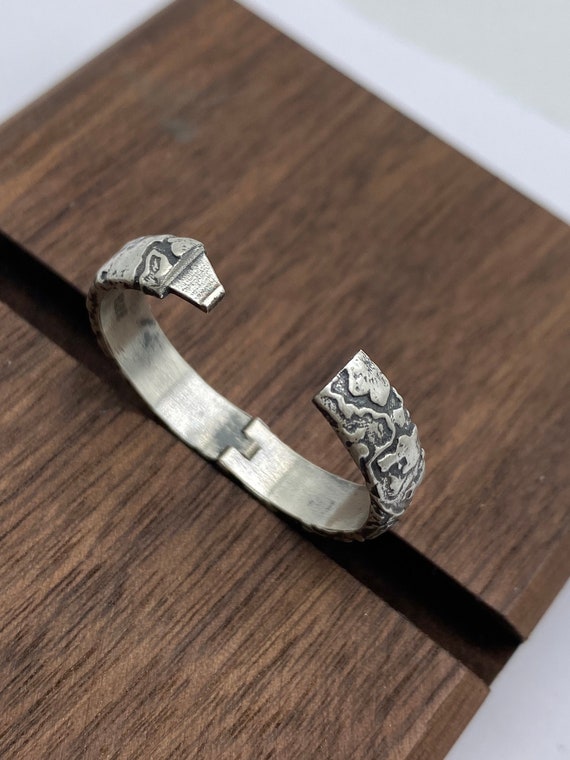 Unique and Stylish Hinged Ring Designs