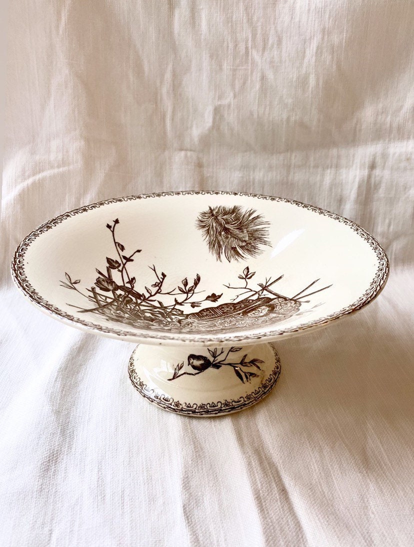 Assiette sur Pieds Terre de Fer Grand Dépôt Drouot. Français Antique. Vintage Très Bon État. Plaque