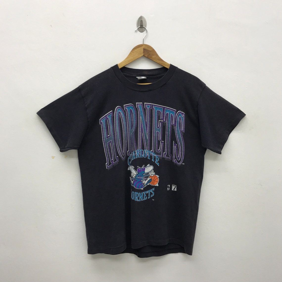 CHARLOTTE HORNETS Nba Team Vintage T-Shirt 433 | Etsy