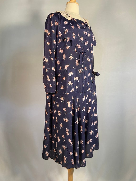 Early 1930s Navy Blue and Pink Floral Rayon Dress - image 4