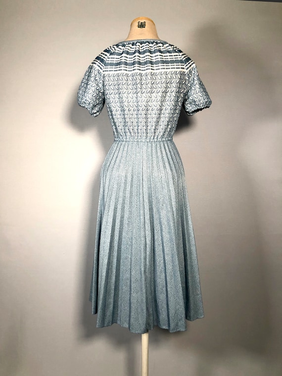 CLEARANCE! 1970s Blue & White Pleated Dress by Mo… - image 2