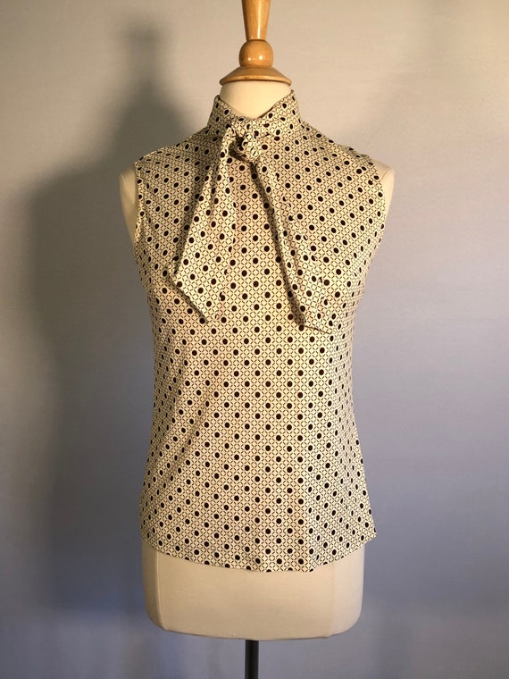 1970s Geometric Print Sleeveless Blouse