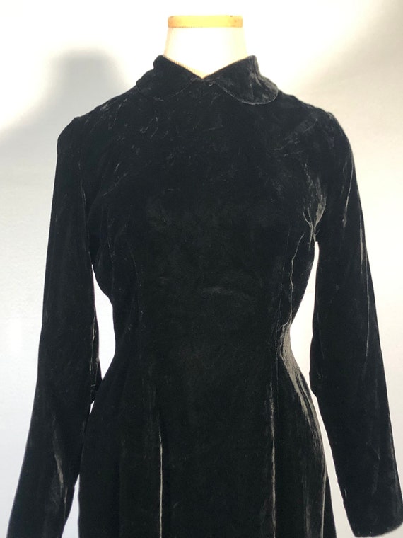 Mid 1960s Black Rayon Velvet Dress - image 6