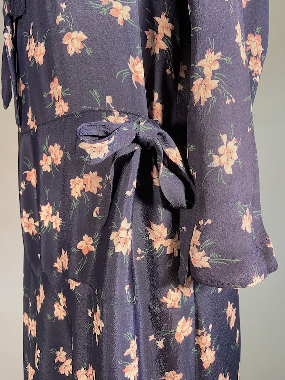 Early 1930s Navy Blue and Pink Floral Rayon Dress - image 10