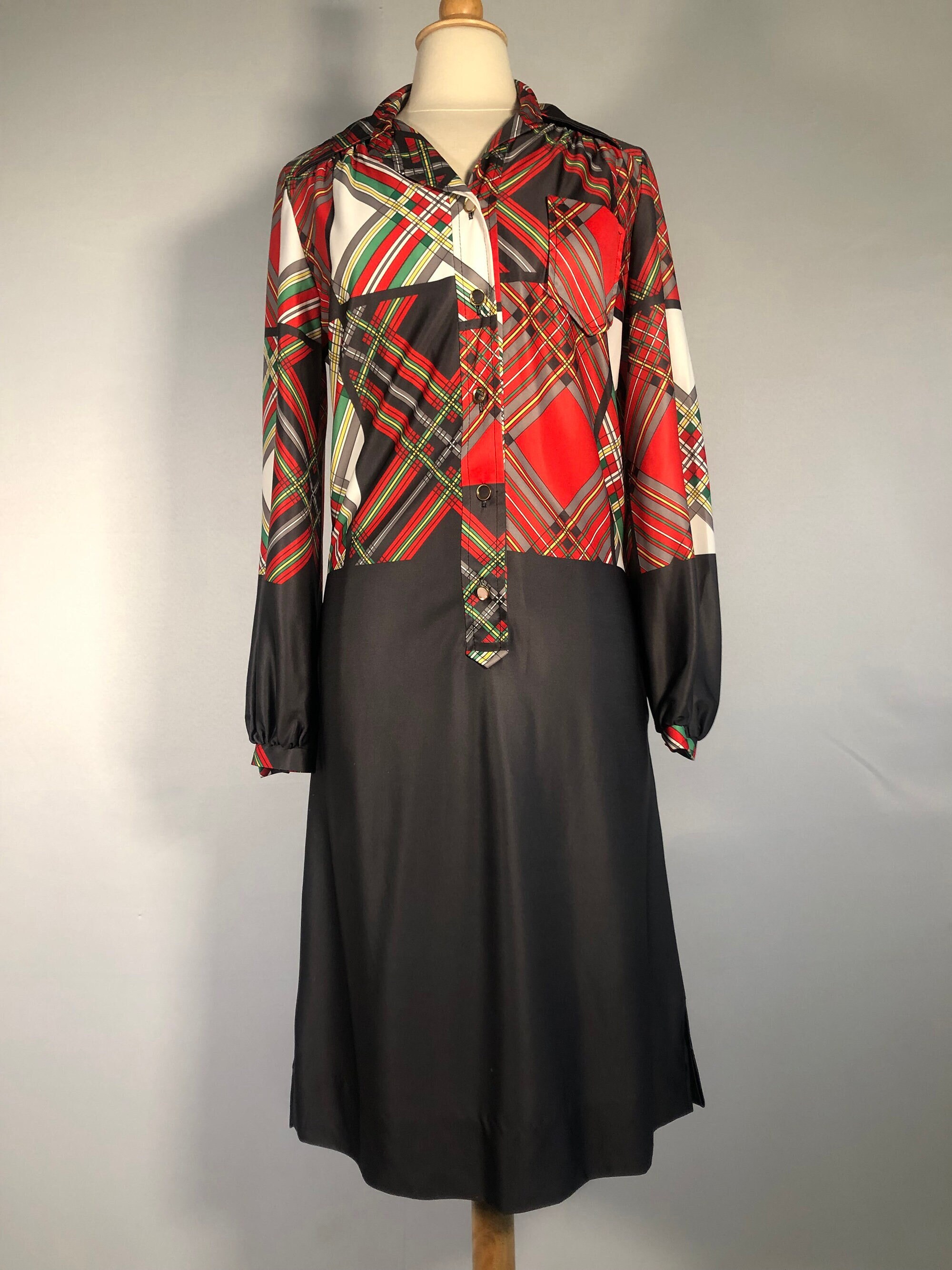 cotton tropical dress Coco Wildflower Print Color:Off-White Tropical palm leaf midi hh25 Outfit Idea: Red Dress