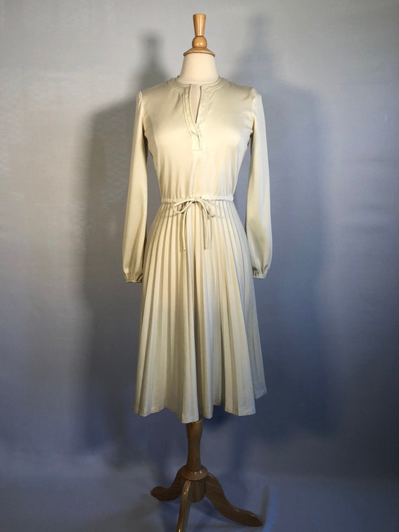 1970s Soft Cream Pleated Dress