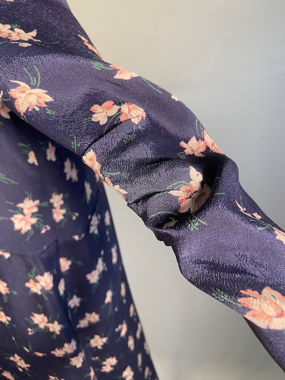 Early 1930s Navy Blue and Pink Floral Rayon Dress - image 9