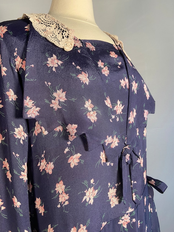 Early 1930s Navy Blue and Pink Floral Rayon Dress - image 7