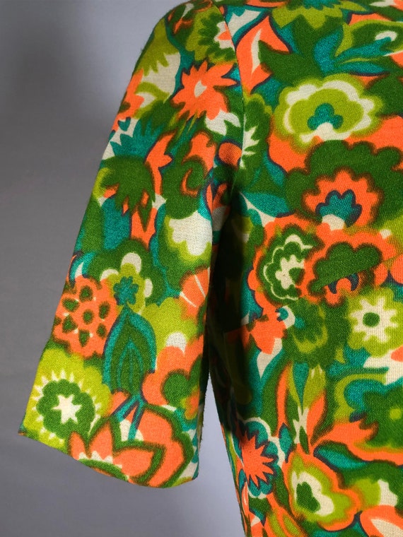 Late 1960s Brightly Colored Poly-Jersey Dress - image 7