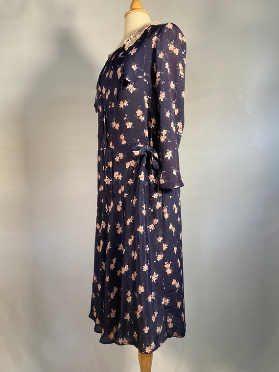 Early 1930s Navy Blue and Pink Floral Rayon Dress - image 3