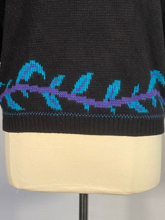 1970s Black Pullover with Scroll Pattern - image 9