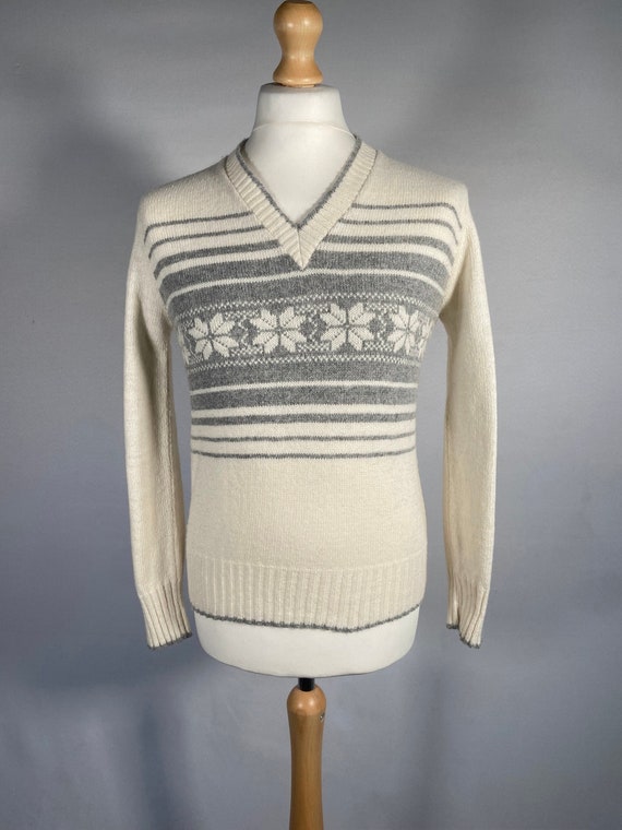 1970s Men's White and Gray Jantzen Pullover Sweate