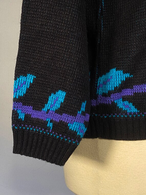 1970s Black Pullover with Scroll Pattern - image 8