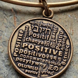 Pulseira de charme Alex e Ani Positive Is How I Live
