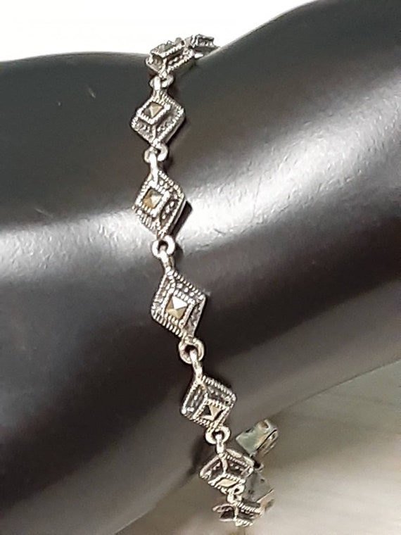 925 Sterling Silver Sparkling Diamond Shape Bracel