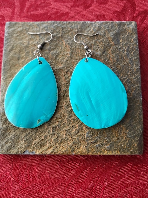 Natural Shell Dangle Earrings - image 1