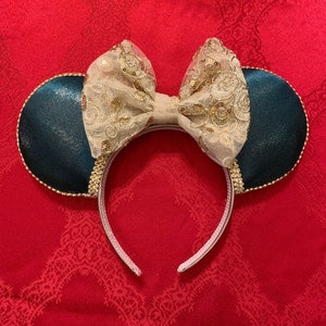 Emerald Christmas Ears
